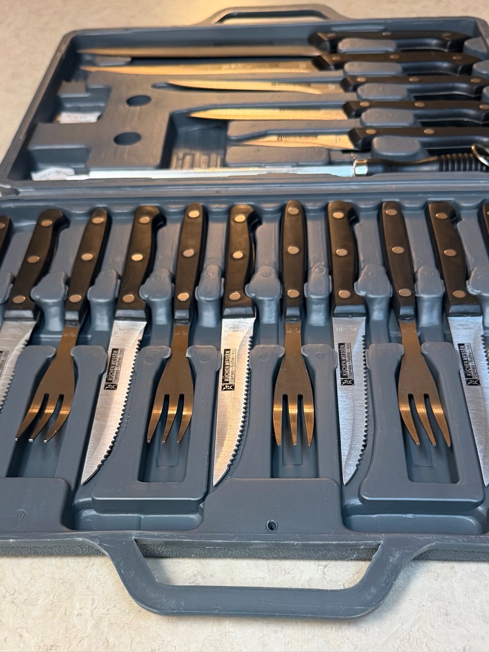 Gourmet Traditions Koch Messer Complete Stainless Steel Knife & Fork Set – UNUSE